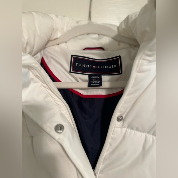 Tommy Hilfiger women’s white puffer hooded faux fur coat medium - Picture 3 of 3
